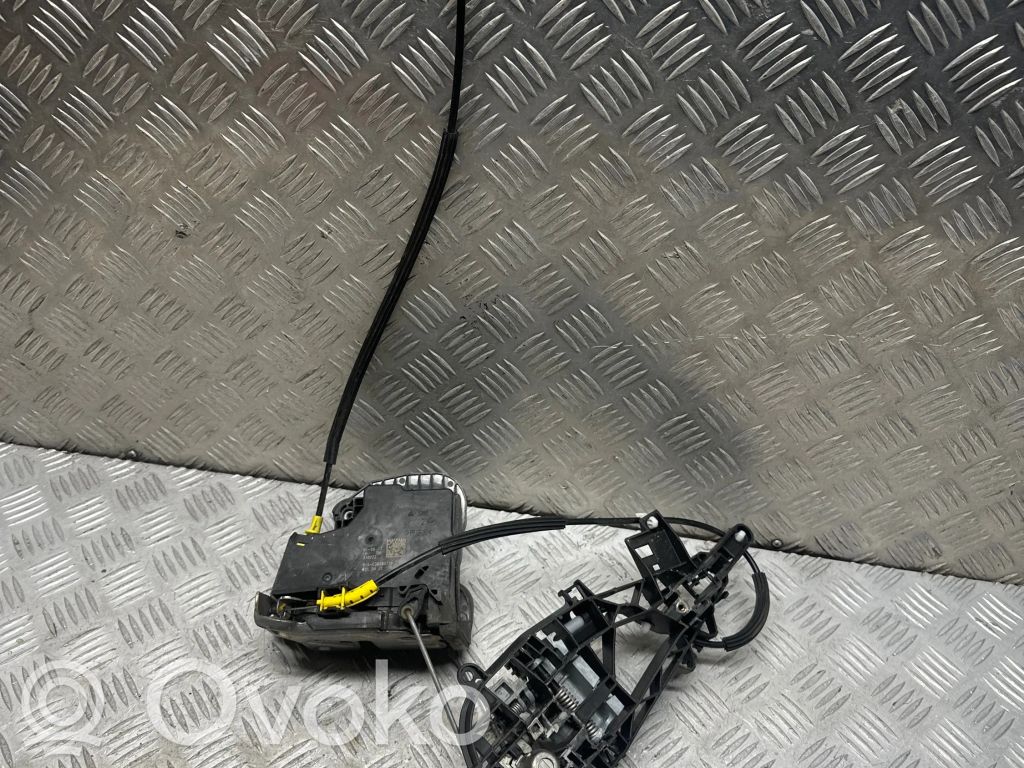 Opel Astra K Front door lock 