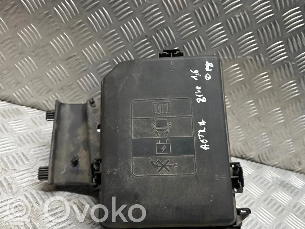 Opel Astra K Módulo de fusible 
