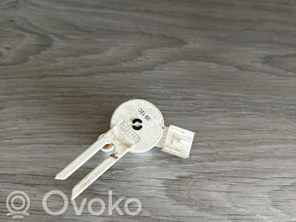 Opel Astra J Interruptor sensor del pedal de freno 