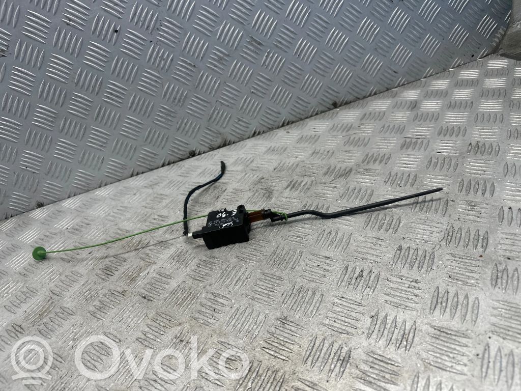 BMW 3 E90 E91 Fuel tank cap lock 