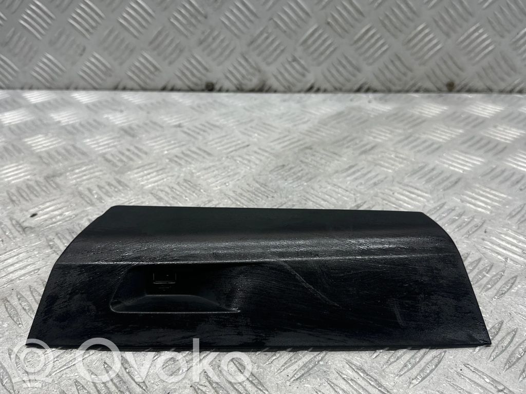Enchufe conector USB   6814701