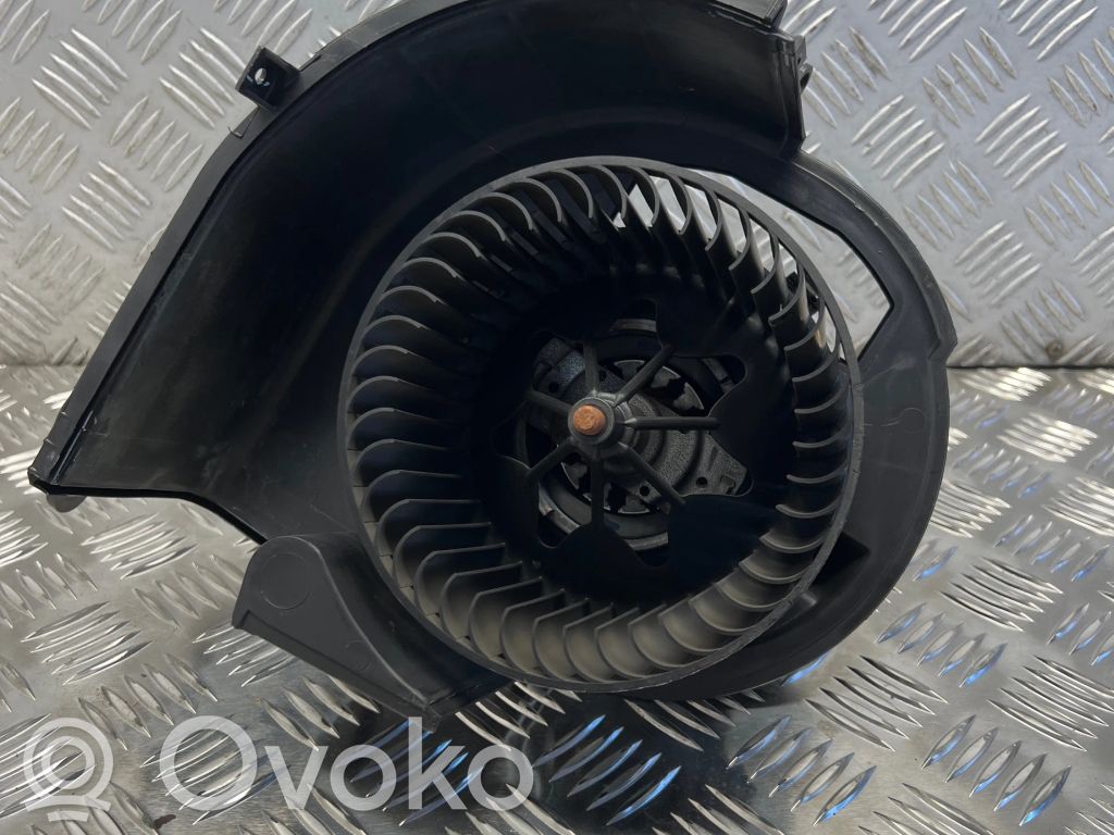 BMW X5 F15 Wentylator nawiewu / Dmuchawa 
