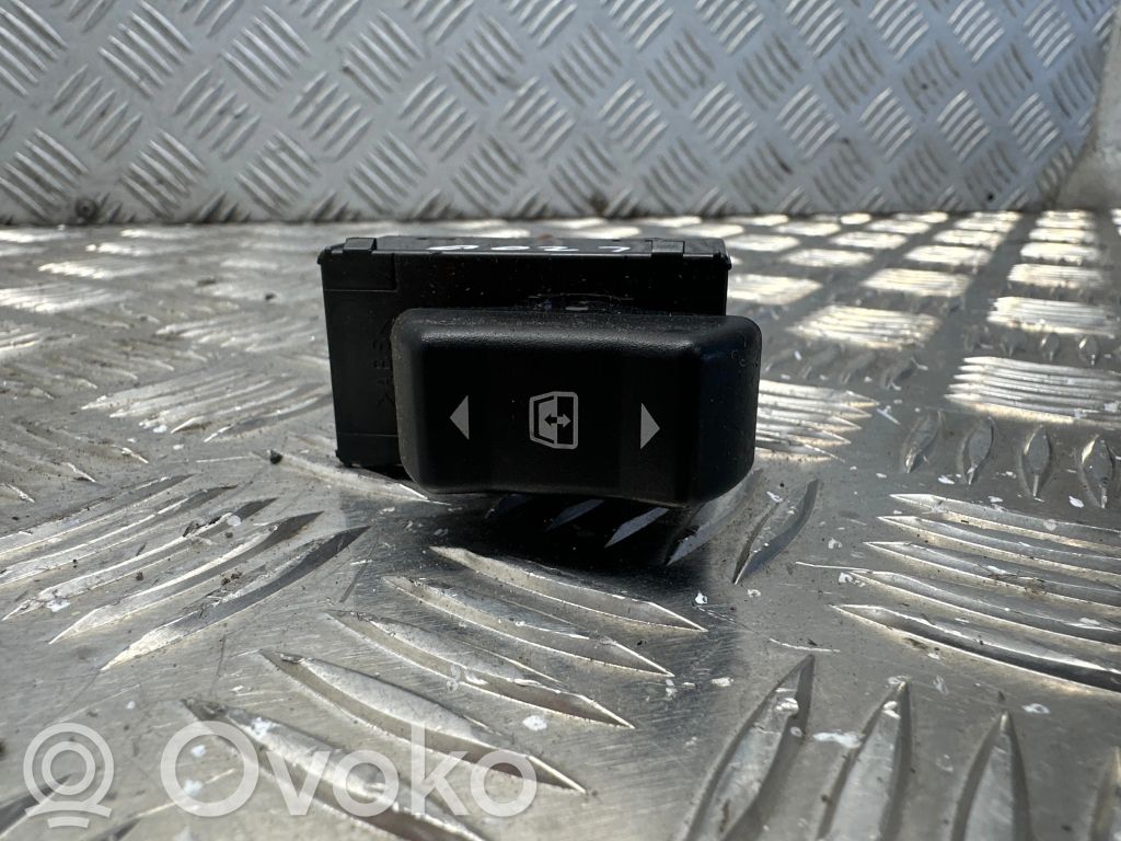 Mitsubishi L200 Interruptor del elevalunas eléctrico 