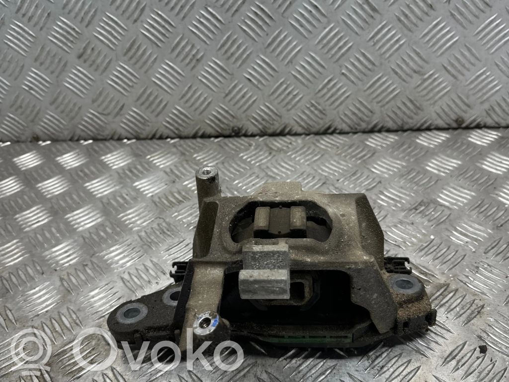 Opel Astra K Engine mount bracket 