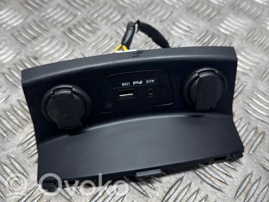 Hyundai i30 Priză USB 