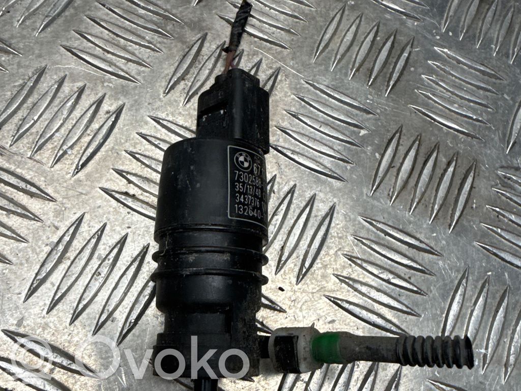 BMW 3 F30 F35 F31 Pompa spryskiwacza szyby przedniej / czołowej 