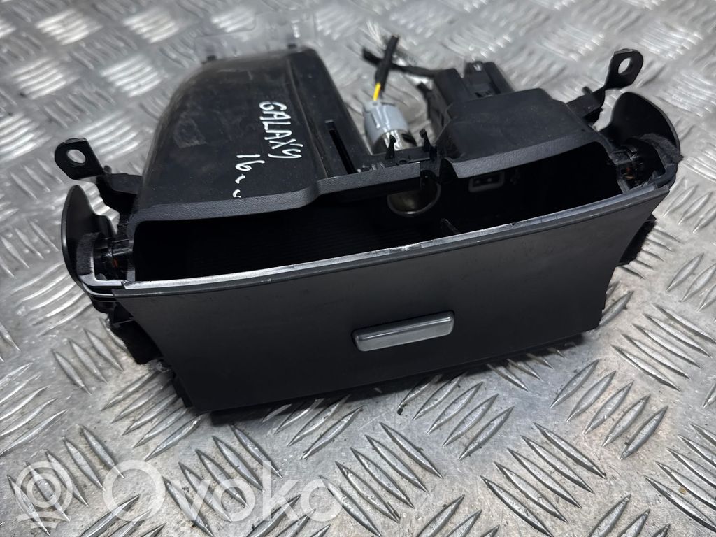 Ford Galaxy Ashtray (front) 