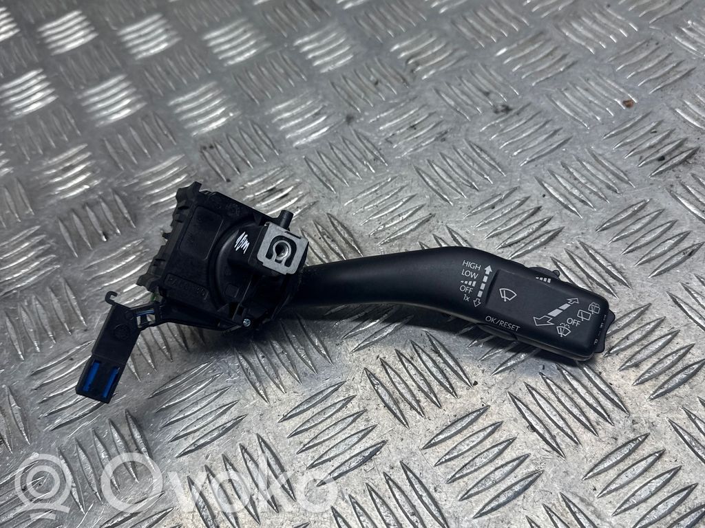 Volkswagen Tiguan Wiper control stalk 
