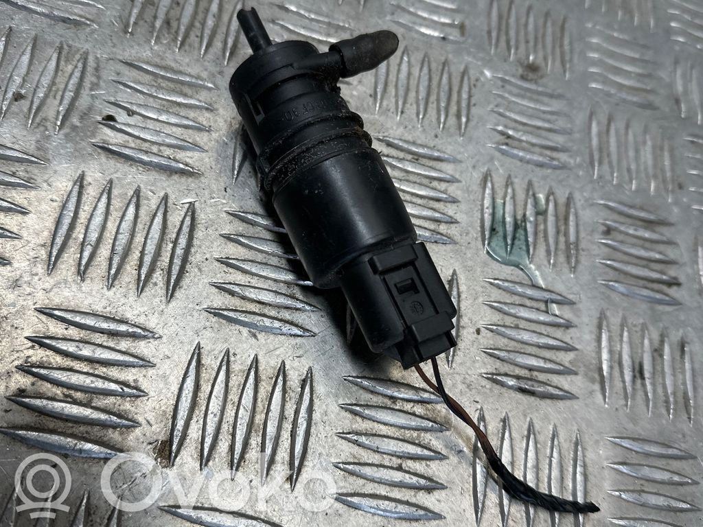 BMW X1 E84 Windscreen/windshield washer pump 