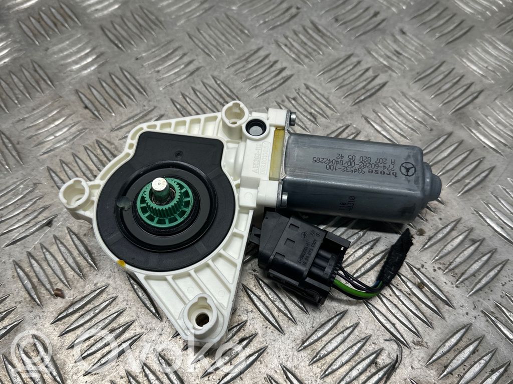 Mercedes-Benz SLK R172 Silnik regulatora szyby drzwi przednich 
