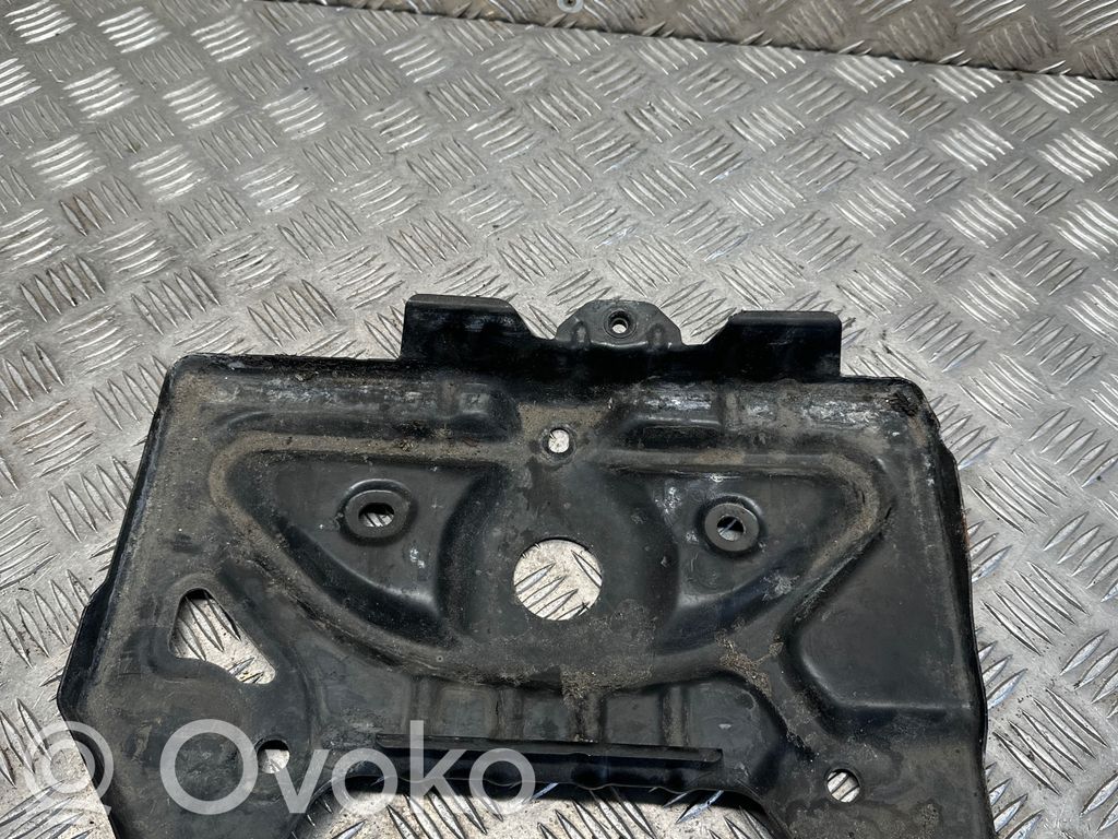 Mercedes-Benz E W212 Półka akumulatora 