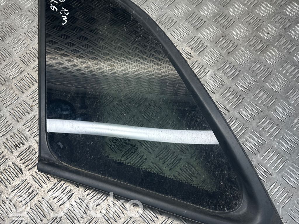 KIA Sorento Szyba karoseryjna tylna 
