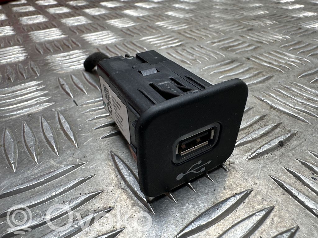 Jeep Compass Gniazdo / Złącze USB 