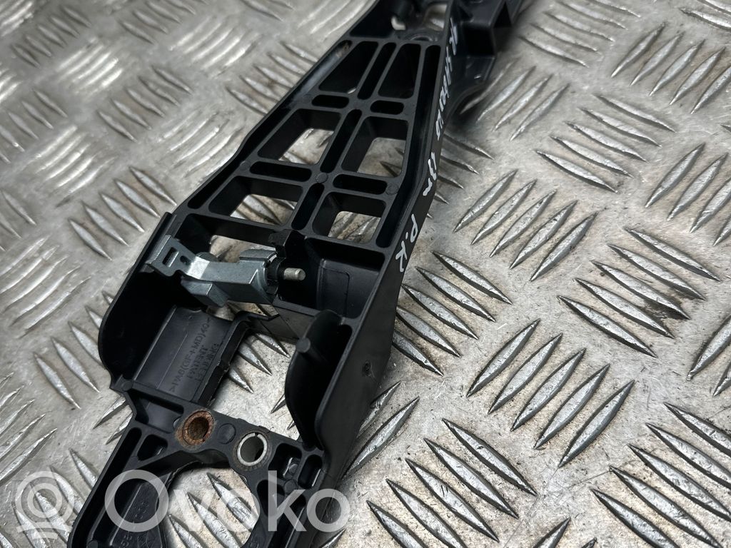 Jeep Grand Cherokee Laikiklis/ kronšteinas išorinės priekinės atidarymo rankenos 