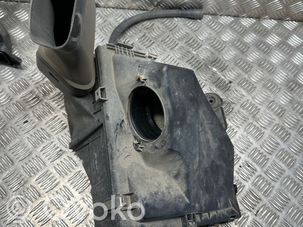 BMW X1 E84 Air filter box 