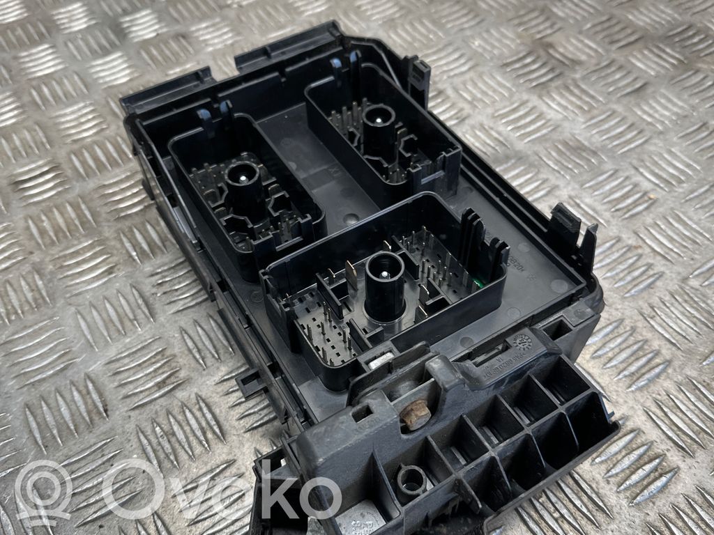 Opel Astra K Fuse module 