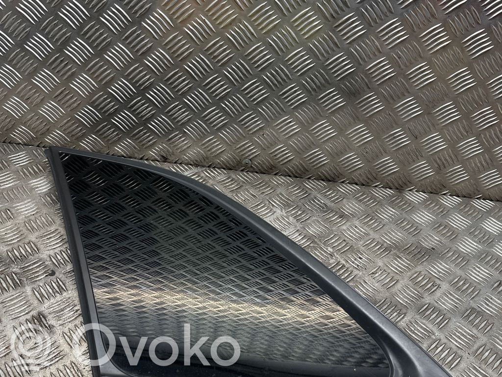 KIA Sorento Rear side window 