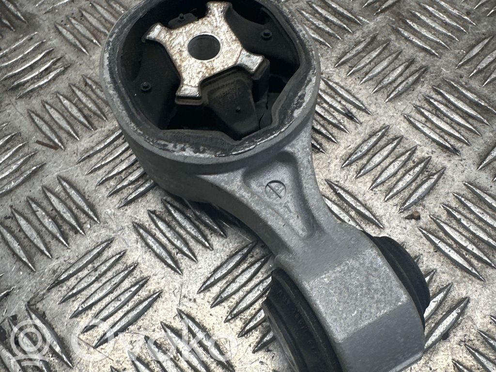 Nissan Qashqai Engine mount bracket 