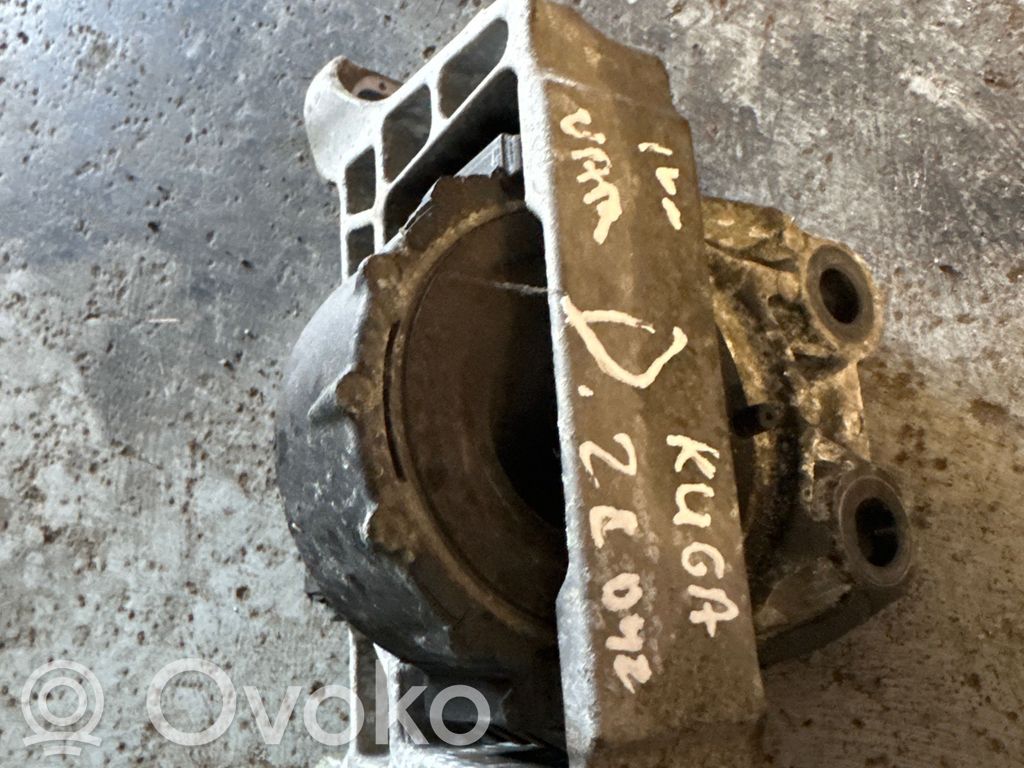 Ford Kuga II Engine mount bracket 