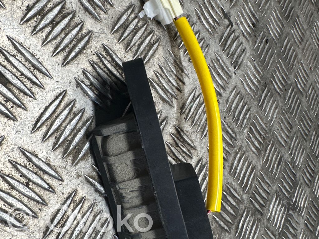 Mitsubishi Outlander Tailgate opening switch 