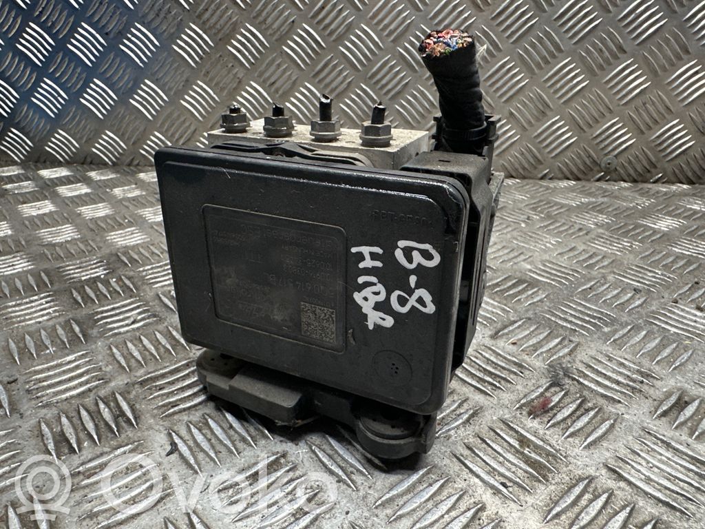 Volkswagen PASSAT B8 ABS-pumppu 