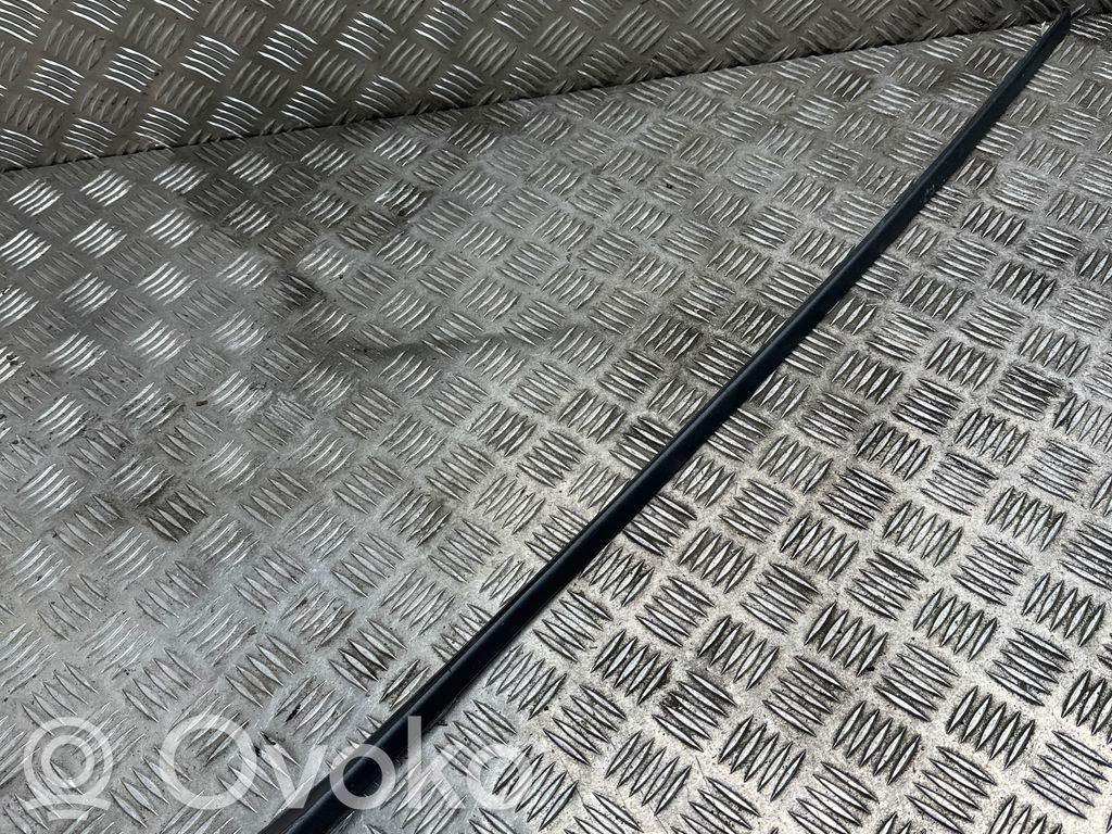 Opel Astra K Windshield trim 