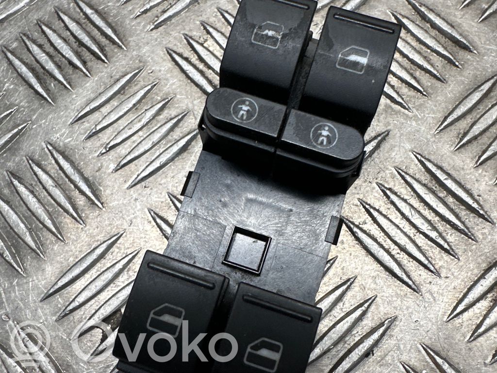 Volkswagen Touareg II Electric window control switch 