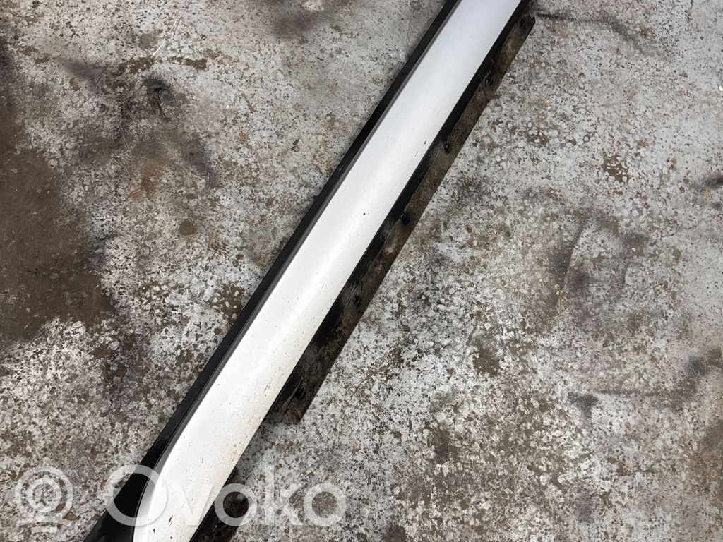 BMW X1 E84 Sill 