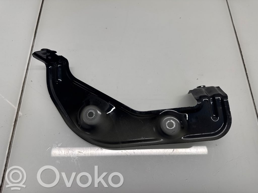 BMW XM Halterung Kotflügel 