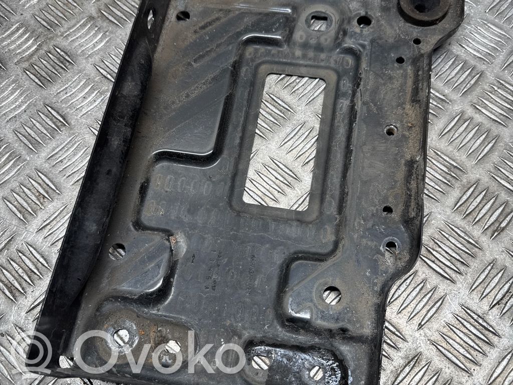 Mercedes-Benz A W176 Półka akumulatora 