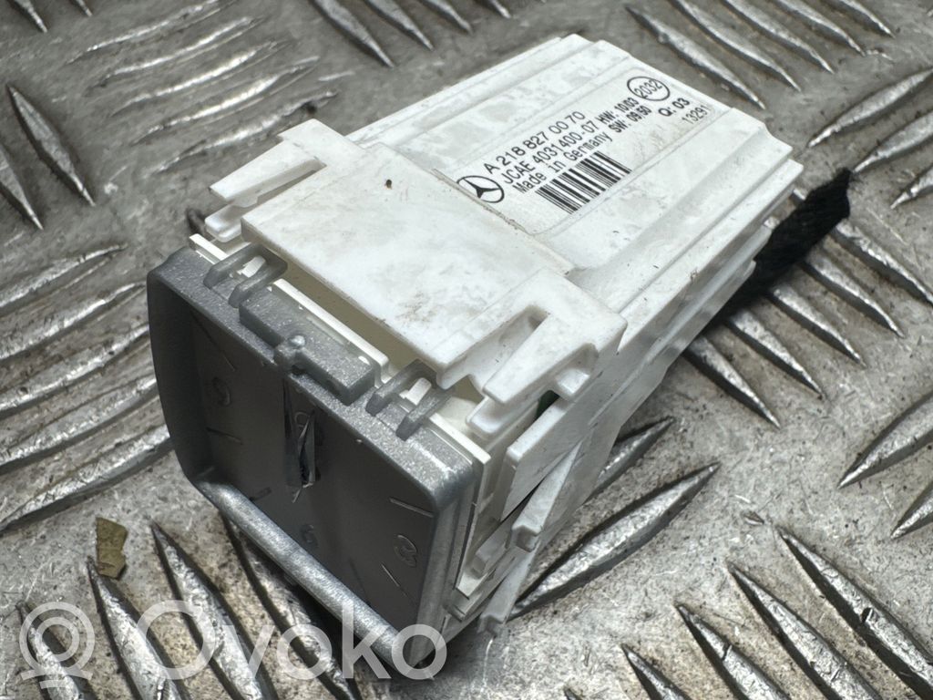 Mercedes-Benz E A207 Kello 