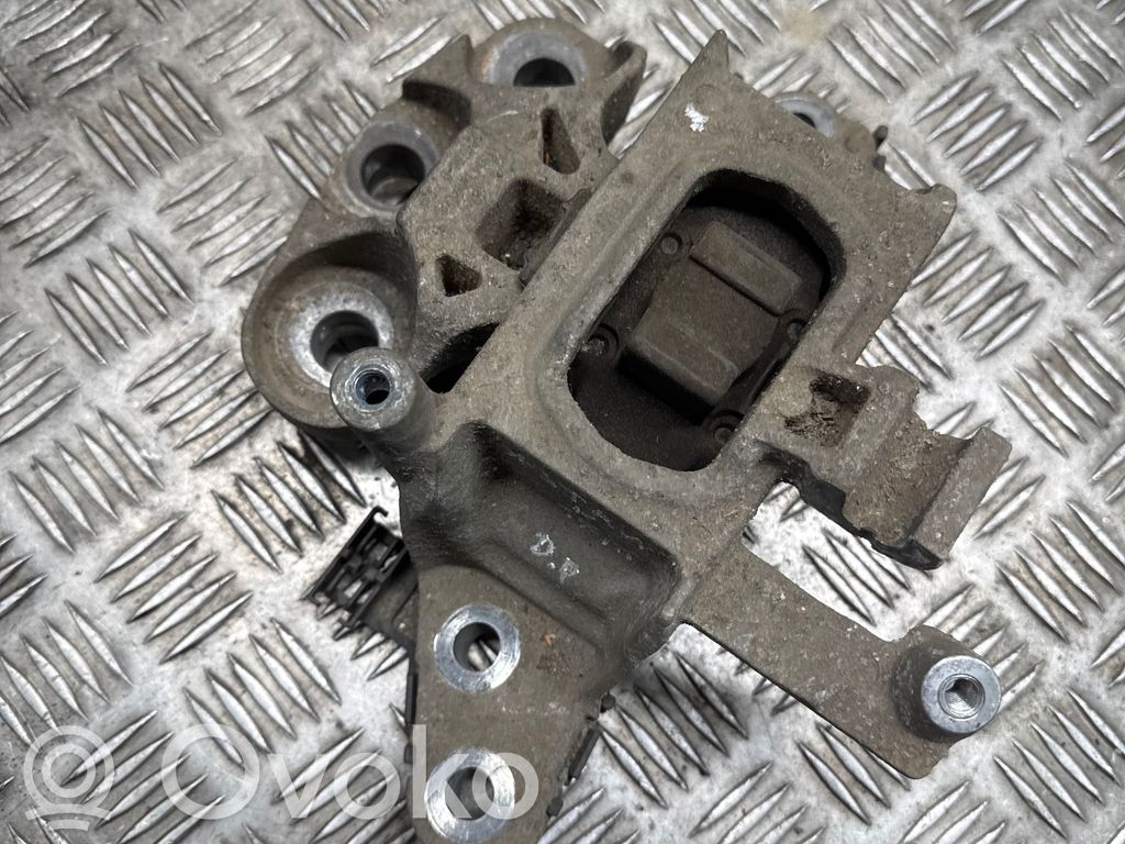 Opel Astra K Engine mount bracket 