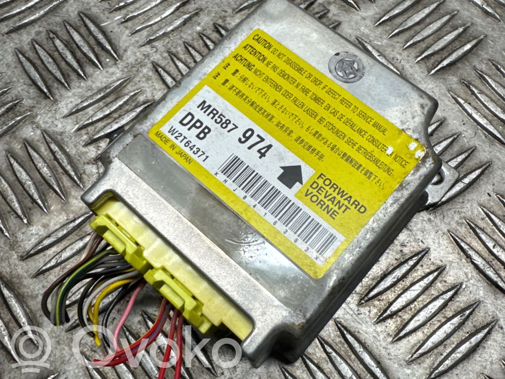 Mitsubishi L200 Centralina/modulo airbag 