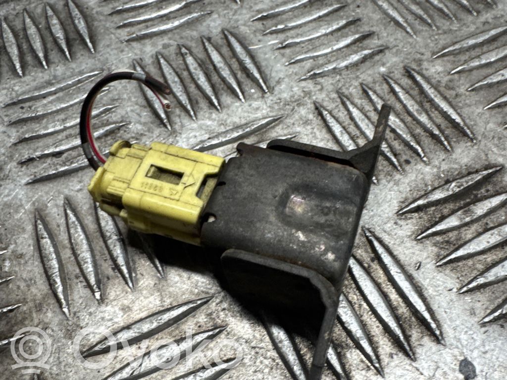 Mitsubishi L200 Airbag deployment crash/impact sensor 