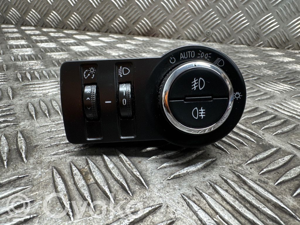 Opel Insignia A Light switch 