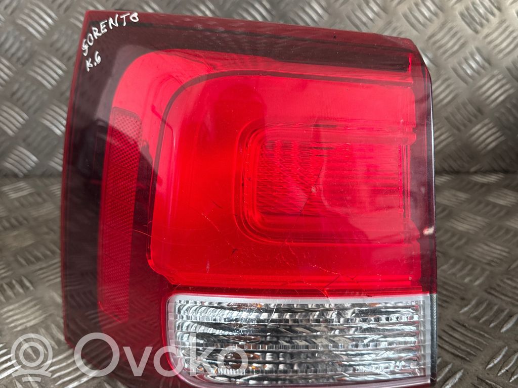 KIA Sorento Rear/tail lights 