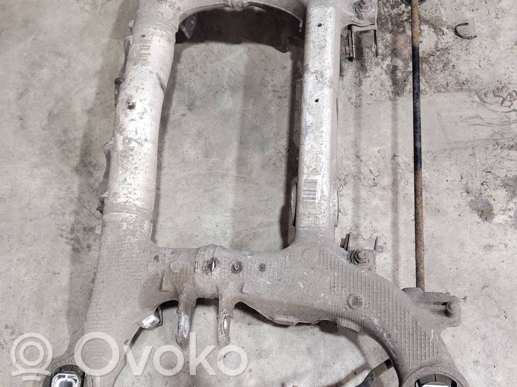 BMW 6 F12 F13 Galinis traversas 