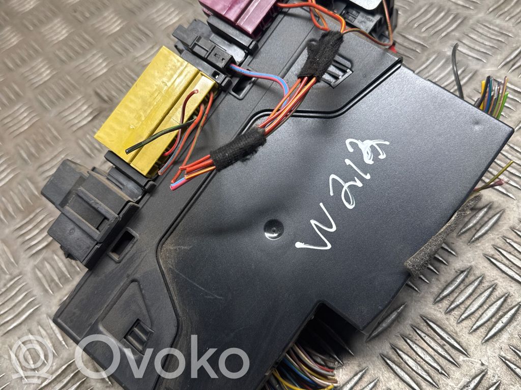 Mercedes-Benz E W212 Fuse module 