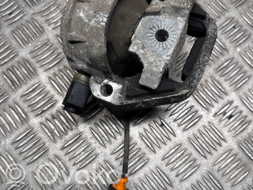 Audi A7 S7 4G Engine mount bracket 
