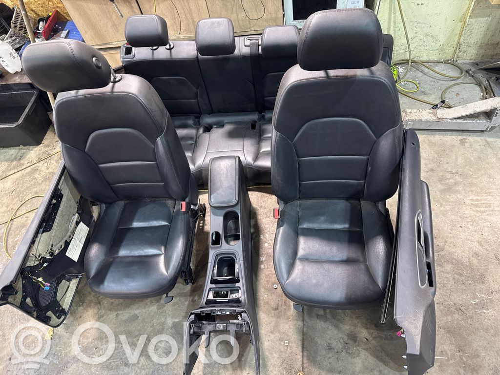 Mercedes-Benz B W246 W242 Set scaune și tapițerii uși