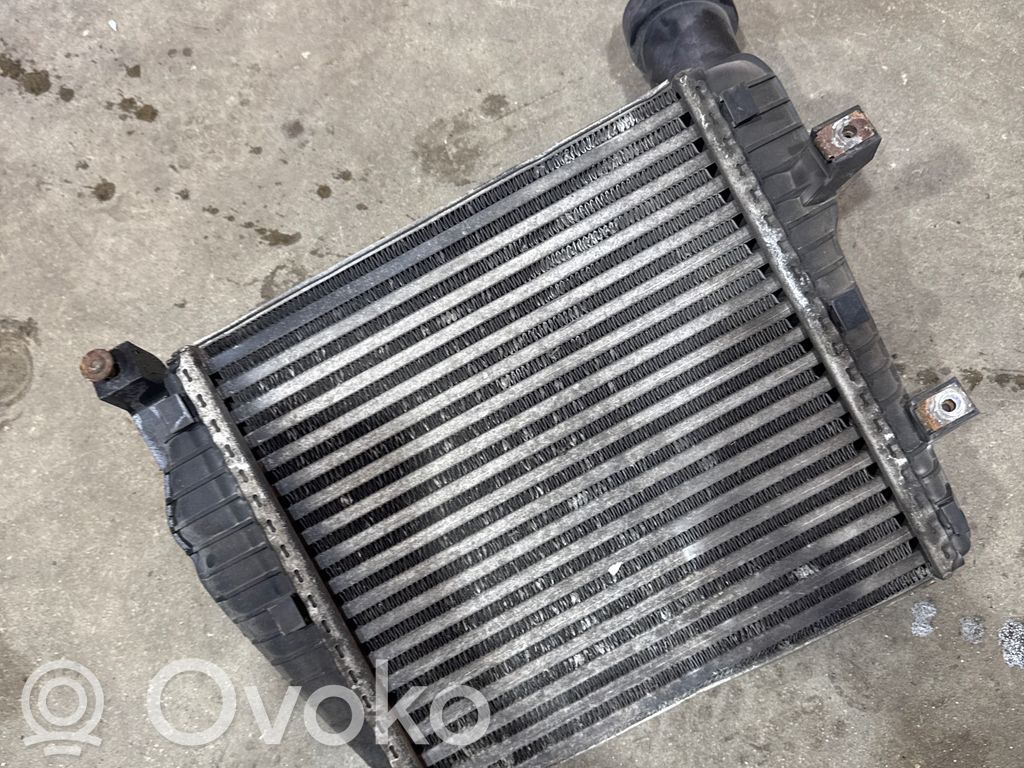 Audi Q7 4L Interkūlerio radiatorius 