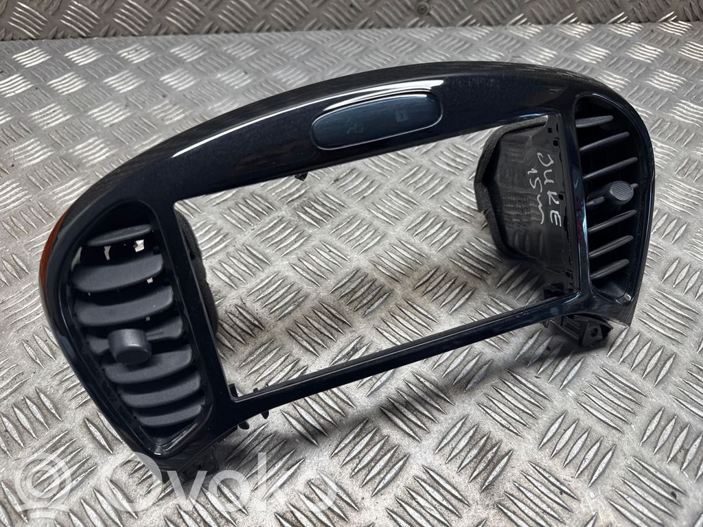Nissan Juke I F15 Grilă ventilație centrală 