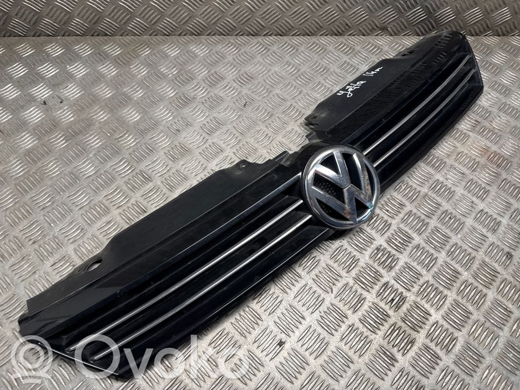 Volkswagen Jetta VI Rejilla delantera