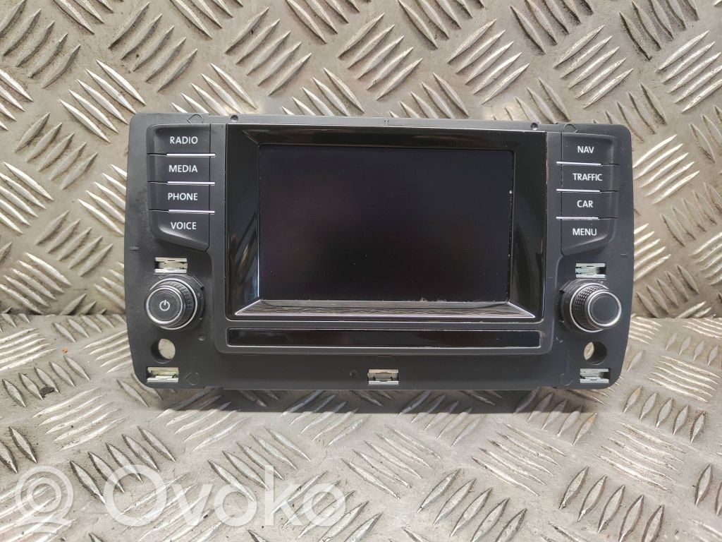 Volkswagen Golf VII Panel / Radioodtwarzacz CD/DVD/GPS 