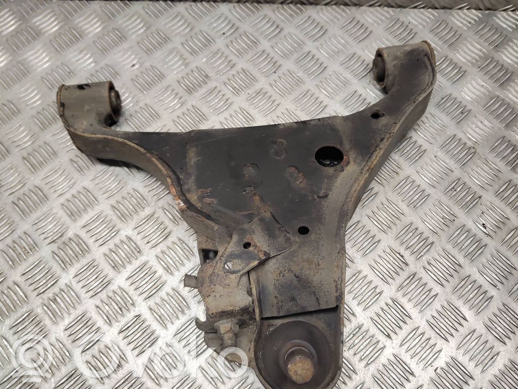 Nissan Navara D23 Basculă inferioară față 