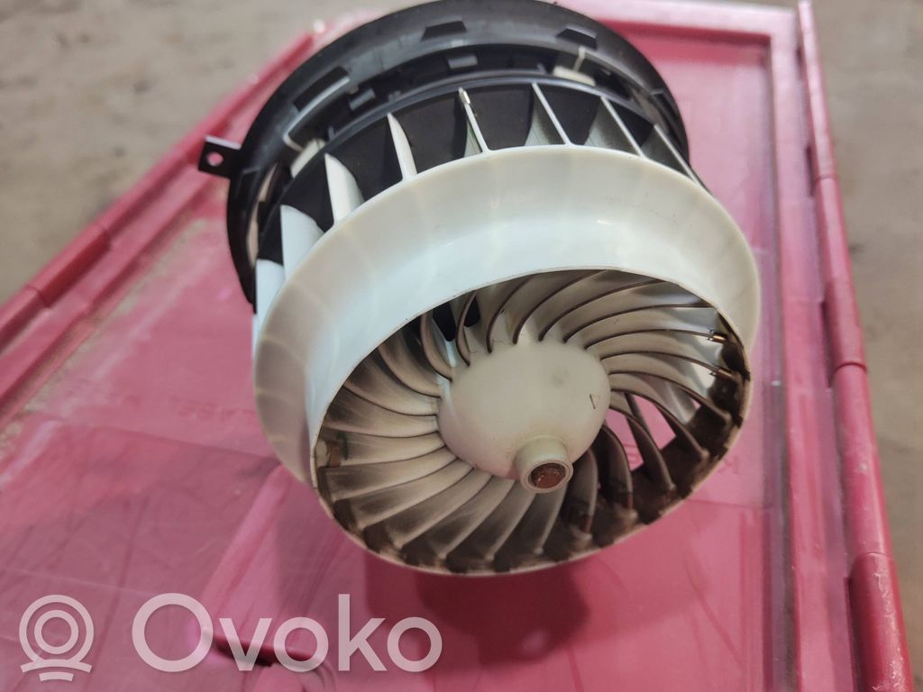 Mercedes-Benz E W213 Mazā radiatora ventilators 