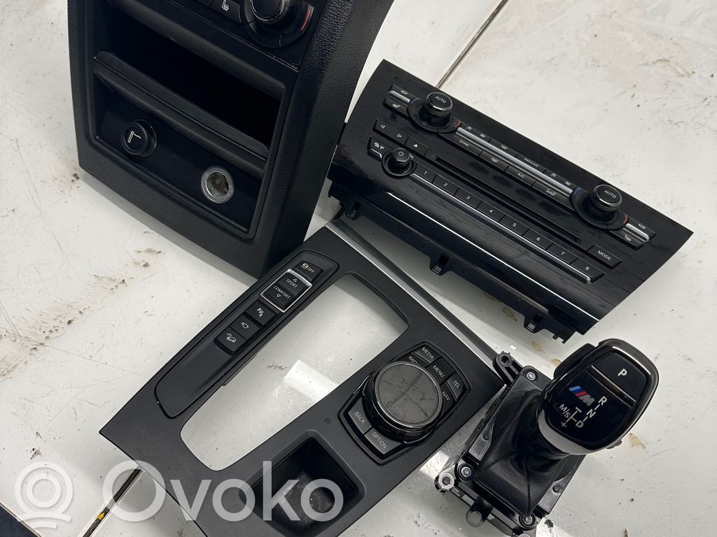 BMW X5 F15 Dekoratyvinių salono apdailų komplektas