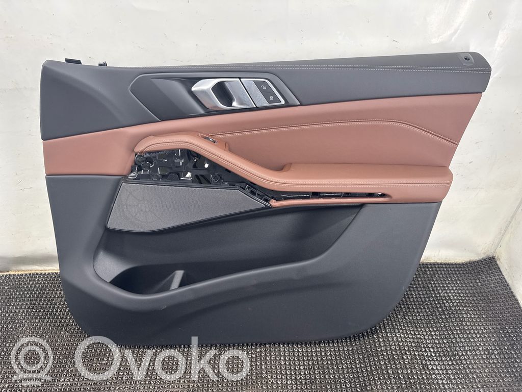 BMW X5 G05 Front door card panel trim