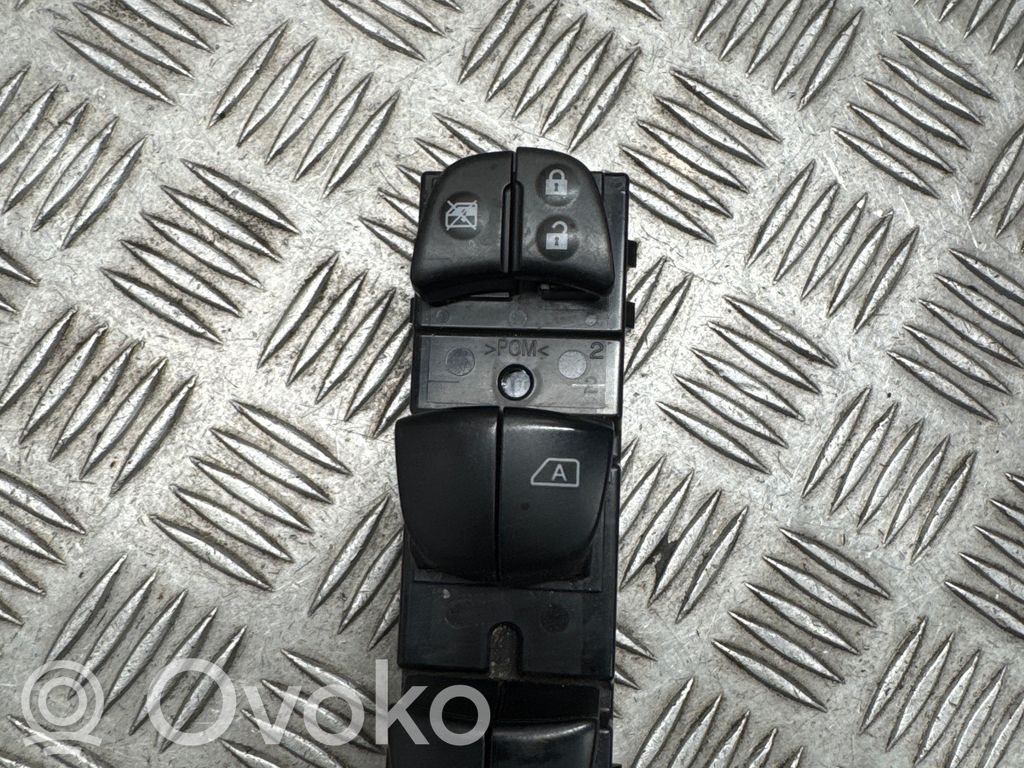 Nissan Juke I F15 Schalter el. Fensterheber 