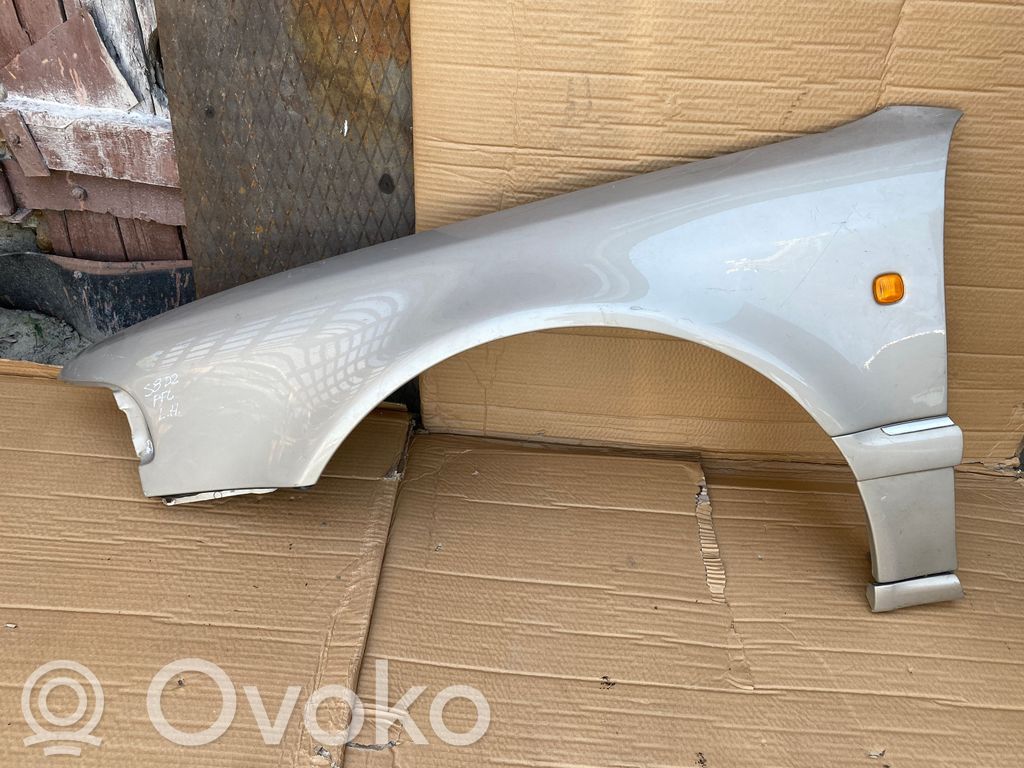 Audi A8 S8 D2 4D Sparnas 